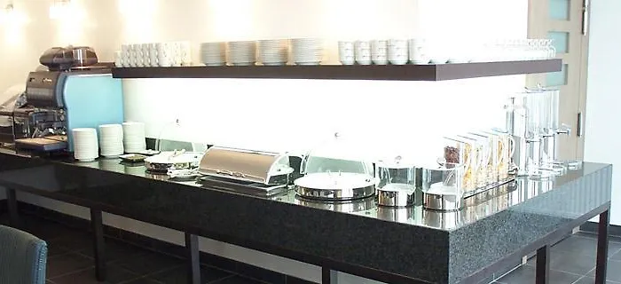 圣查尔斯酒店 3* 巴黎