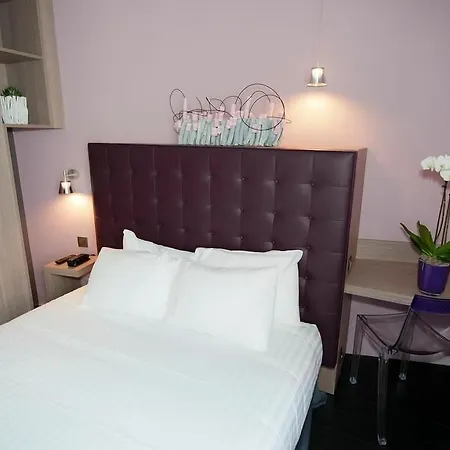Hotel Saint-charles 3*
